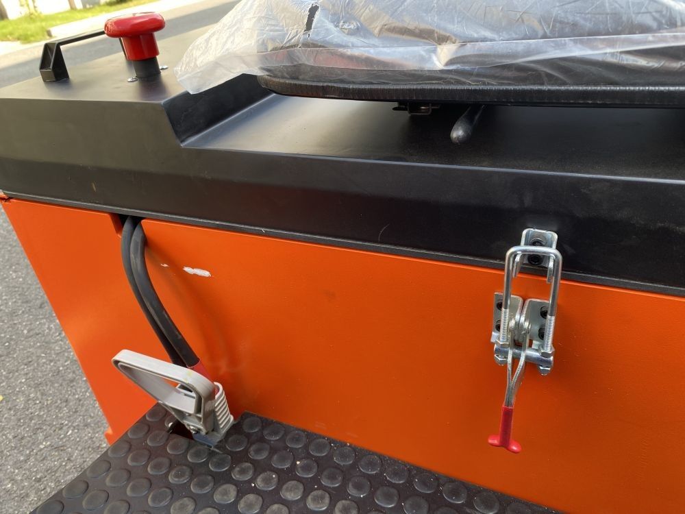 2.5 Ton Electric Vehicle Mover Tow Tractor 1600mm Overall Height