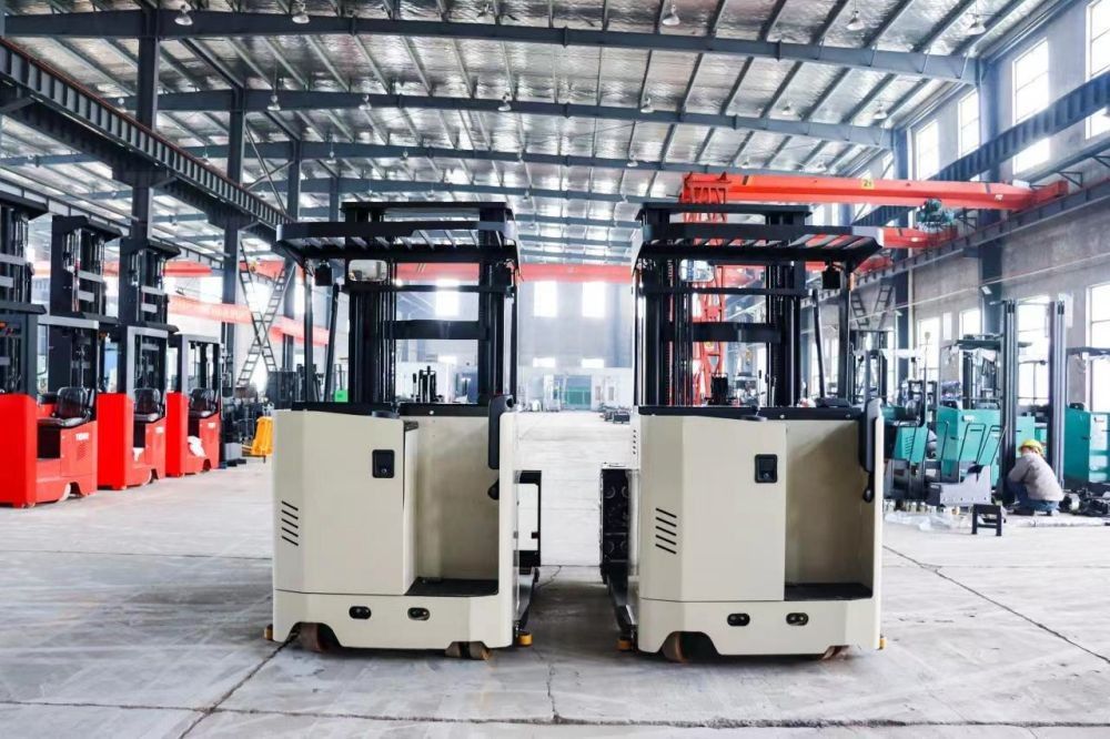 Non Standard 3 Way Electric Stacker Material Handling Rated Load 1000 KG