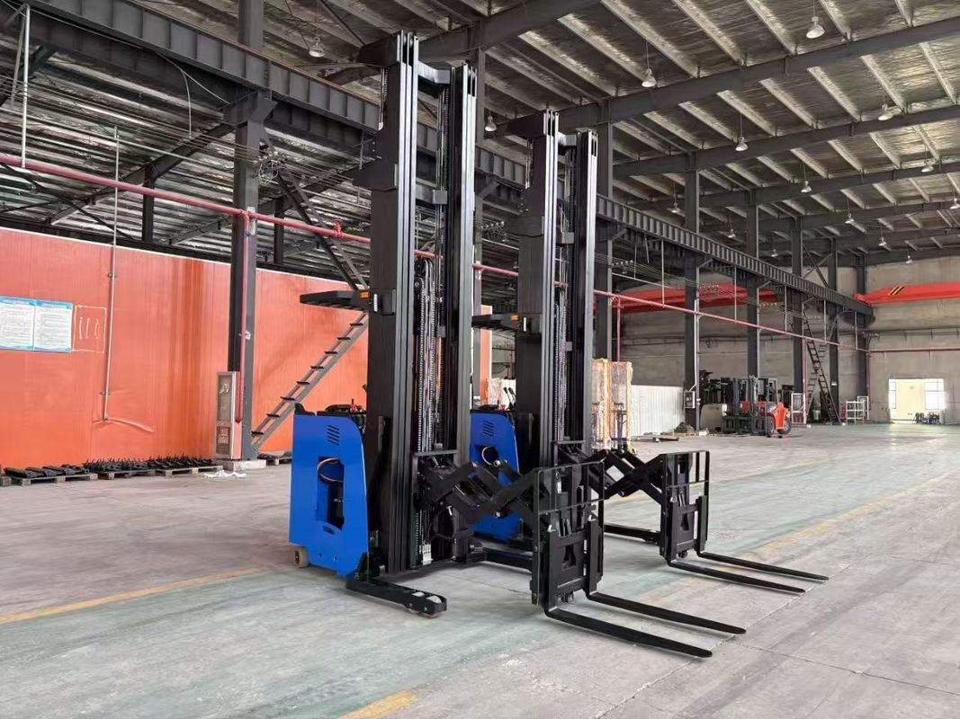  Double Extension Forward Reach Moving Forklift Three Section Fully Free Mast Rated Load 1500 KG Lifting Height 10 Meters